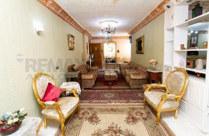 Apartment - 3 Bedrooms - 1 Bathroom for sale in Tiba St. - Sporting - Hay Sharq - Alexandria
