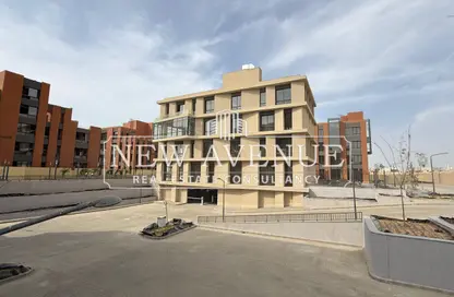 بناية كاملة - استوديو - 3 حمامات للبيع في ديستريكت 5 - كمبوندات التجمع الخامس - التجمع الخامس - مدينة القاهرة الجديدة - القاهرة