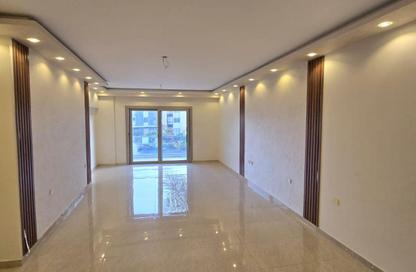 Apartment - 3 Bedrooms - 2 Bathrooms for rent in Galleria Moon Valley - South Investors Area - New Cairo City - Cairo Apartment - 3 Bedrooms - 2 Bathrooms for rent in Galleria Moon Valley - South Investors Area - New Cairo City - Cairo