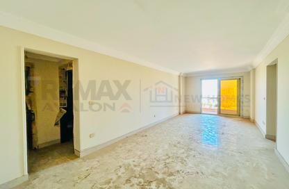 Apartment - 3 Bedrooms - 2 Bathrooms for rent in Al Delta St. - Sporting - Hay Sharq - Alexandria