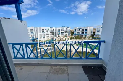 Chalet - 2 Bedrooms - 2 Bathrooms for sale in Mountain View - Ras Al Hekma - North Coast