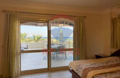 (بنتهاوس  (روف - 3 غرف نوم - 3 حمامات للبيع في لافيستا 4 - لافيستا - العين السخنة - السويس