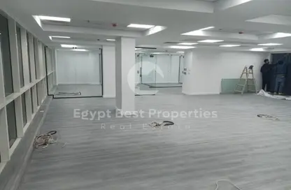 مساحات مكتبية - استوديو - 4 حمامات للايجار في بيزنس بلاس - شارع التسعين الشمالي - التجمع الخامس - مدينة القاهرة الجديدة - القاهرة