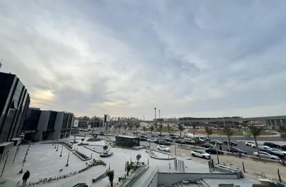 محل تجاري - استوديو - 2 حمامات للايجار في شارع التسعين الجنوبي - التجمع الخامس - مدينة القاهرة الجديدة - القاهرة