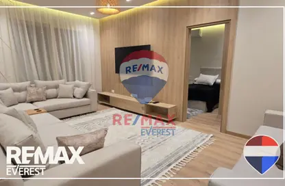 Apartment - 3 Bedrooms - 2 Bathrooms for sale in West Somid - 6 October City - Giza