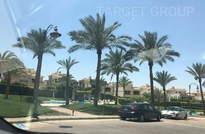 فيلا - 3 غرف نوم - 3 حمامات للايجار في الباتيو 4 - الباتيو - كمبوندات الشروق - مدينة الشروق - القاهرة