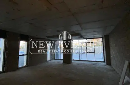 Office Space - 4 Bedrooms - 3 Bathrooms for rent in Hyde Park Business District Mall - South Teseen St. - The 5th Settlement - New Cairo City - Cairo