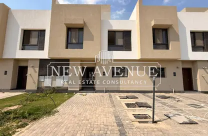 تاون هاوس - 3 غرف نوم - 4 حمامات للبيع في كمبوند البروج - كمبوندات الشروق - مدينة الشروق - القاهرة