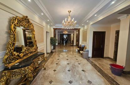 Villa - 3 Bedrooms - 5 Bathrooms for sale in Royal City - Sheikh Zayed Compounds - Sheikh Zayed City - Giza
