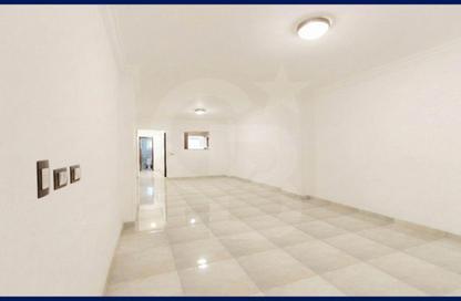 شقة - 3 غرف نوم - 2 حمامات للايجار في شارع ميدان الشهداء - سموحة - حي شرق - الاسكندرية
