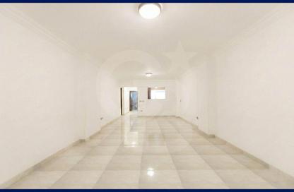 شقة - 3 غرف نوم - 2 حمامات للايجار في شارع ميدان الشهداء - سموحة - حي شرق - الاسكندرية