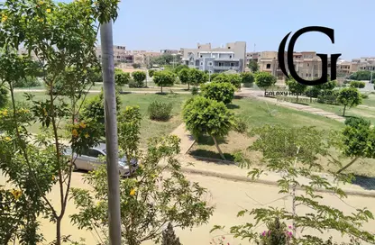 شقة - 4 غرف نوم - 3 حمامات للبيع في المجاورة الثانية - الحي الاول شرق - مدينة الشروق - القاهرة