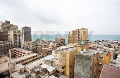 شقة - 3 غرف نوم - 1 حمام للبيع في شارع الدكتور بارودي - سيدي جابر - حي شرق - الاسكندرية