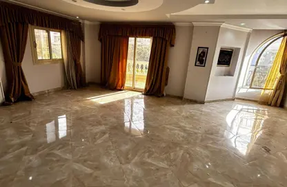 شقة - 4 غرف نوم - 2 حمامات للايجار في شارع بيرم التونسي - النرجس 1 - النرجس - مدينة القاهرة الجديدة - القاهرة