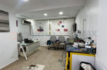 Clinic - 2 Bedrooms - 1 Bathroom for sale in Tout Ankh Amoun St. - Smouha - Hay Sharq - Alexandria