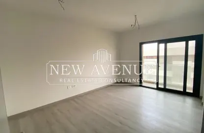 شقة - 2 غرف نوم - 3 حمامات للبيع في كمبوند البروج - كمبوندات الشروق - مدينة الشروق - القاهرة