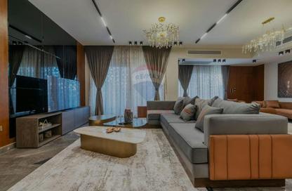 تاون هاوس - 3 - 5 للبيع في جولز - طريق مصر اسكندرية الصحراوي - مدينة 6 أكتوبر - الجيزة