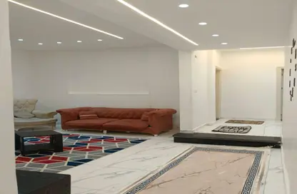 شقة - 2 غرف نوم - 2 حمامات للايجار في شارع احمد فخري - المنطقة السادسة - مدينة نصر - القاهرة