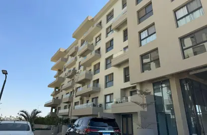 شقة - 3 غرف نوم - 3 حمامات للبيع في كمبوند البروج - كمبوندات الشروق - مدينة الشروق - القاهرة