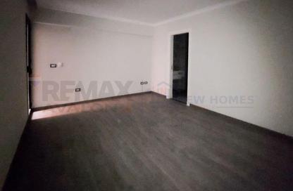Apartment - 3 Bedrooms - 2 Bathrooms for sale in Smouha - Hay Sharq - Alexandria