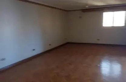 شقة - 3 غرف نوم - 2 حمامات للبيع في شارع الفلاح - المهندسين - الجيزة