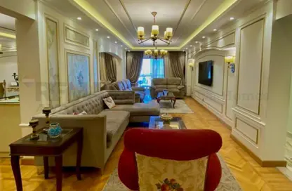 Apartment - 6 Bedrooms - 2 Bathrooms for sale in Smouha - Hay Sharq - Alexandria