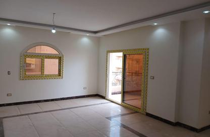 شقة - 4 غرف نوم - 2 حمامات للايجار في عمارات البنفسج - البنفسج - مدينة القاهرة الجديدة - القاهرة