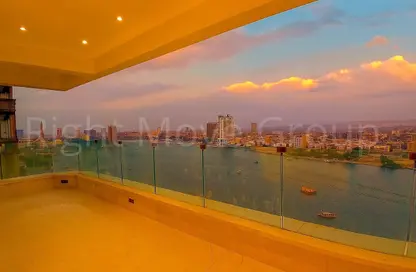 Apartment - 5 Bedrooms - 6 Bathrooms for sale in Nile St. - Dokki - Giza