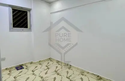 شقة - 3 غرف نوم - 1 حمام للبيع في لوران - حي شرق - الاسكندرية