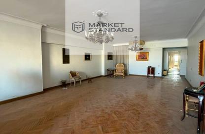 Apartment - 3 Bedrooms - 4 Bathrooms for sale in Mohamed Mazhar St. - Zamalek - Cairo