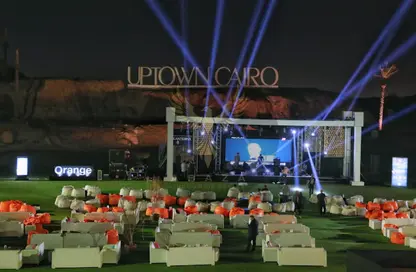 شقة - 2 غرف نوم - 2 حمامات للبيع في ارورا - اب تاون كايرو - المقطم - القاهرة