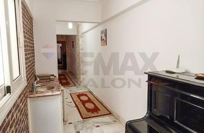 شقة - 3 - 3 للبيع في طريق ابو قير - زيزينيا - حي شرق - الاسكندرية