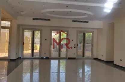 فيلا - 5 غرف نوم - 7 حمامات للايجار في جراند ريزيدنس - المستثمرين الجنوبية - مدينة القاهرة الجديدة - القاهرة