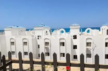 شاليه - 2 غرف نوم - 2 حمامات للبيع في إمارتس هايتس - قسم الضبعة - الساحل الشمالي