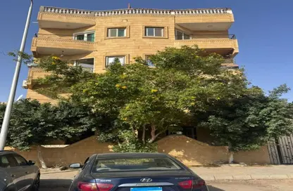 شقة - 3 غرف نوم - 2 حمامات للبيع في المجاورة الثانية - المنطقة التاسعة - مدينة الشروق - القاهرة