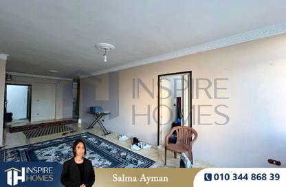 Apartment - 3 Bedrooms - 1 Bathroom for sale in Al Nasr St. - Smouha - Hay Sharq - Alexandria