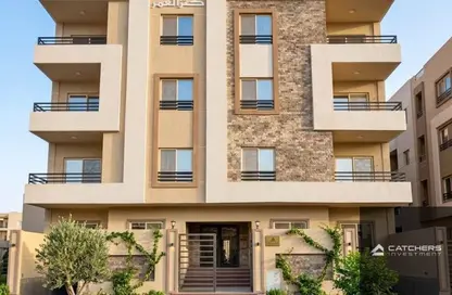 Apartment - 5 Bedrooms - 3 Bathrooms for sale in Bait Alwatan - The 5th Settlement - New Cairo City - Cairo