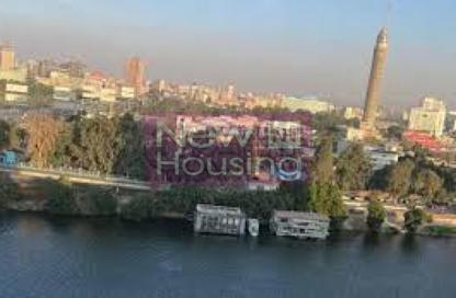 بناية كاملة - 8 غرف نوم - 8 حمامات للبيع في العجوزة - الجيزة