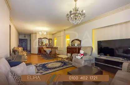 شقة - 3 غرف نوم - 2 حمامات للبيع في شارع احمد فاروق علي عزت - النزهة - حي شرق - الاسكندرية