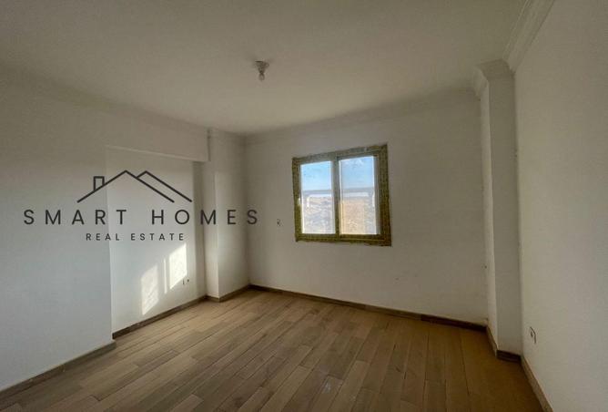 70092100 - Property Main Image