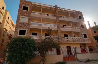 شقة - 3 غرف نوم - 2 حمامات للبيع في المجاورة الاولي - المنطقة الخامسة - مدينة الشروق - القاهرة