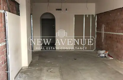 محل - استوديو - 1 حمام للايجار في عمارات البنفسج - البنفسج - مدينة القاهرة الجديدة - القاهرة