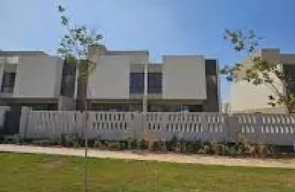 شقة - 3 غرف نوم - 3 حمامات للبيع في كمبوند البروج - كمبوندات الشروق - مدينة الشروق - القاهرة