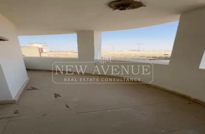 مساحات مكتبية - استوديو - 2 حمامات للبيع في شارع النزهة - الحي الخامس عشر - الشيخ زايد - الجيزة