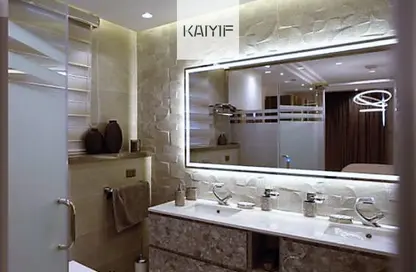 Villa - 5 Bedrooms - 6 Bathrooms for sale in Lake View - 5th Settlement Compounds - The 5th Settlement - New Cairo City - Cairo