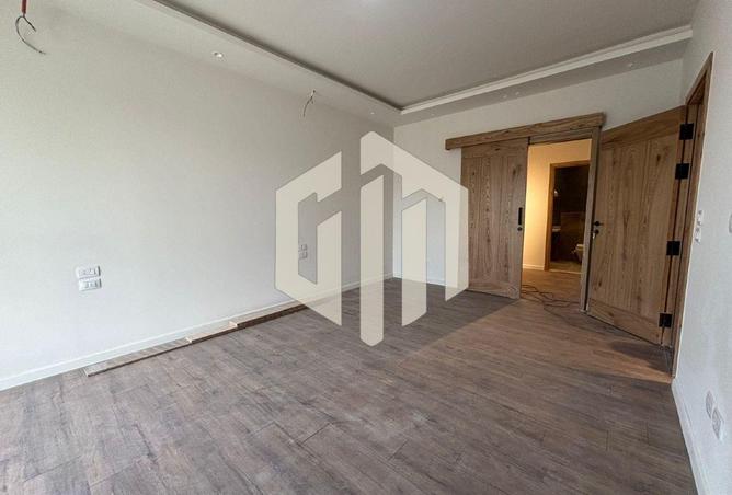 8594076 - Property Image 3