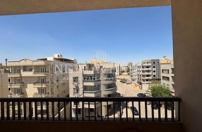Apartment - 4 Bedrooms - 4 Bathrooms for sale in Mostashareen - North Investors Area - New Cairo City - Cairo