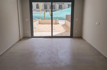 Apartment - 3 Bedrooms - 3 Bathrooms for rent in Village West - Sheikh Zayed Compounds - Sheikh Zayed City - Giza