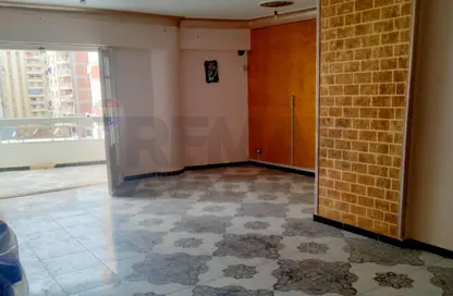 شقة - 2 غرف نوم - 1 حمام للبيع في ميامي - حي اول المنتزة - الاسكندرية