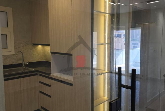98831027 - Property Image 3